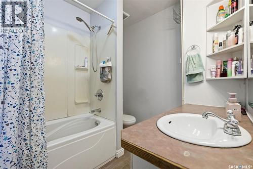 638 M Avenue S, Saskatoon, SK - Indoor Photo Showing Bathroom