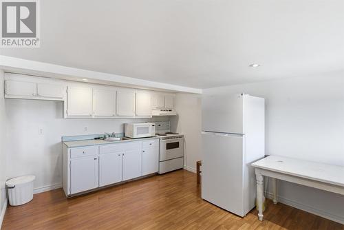 67 Jr Smallwood Boulevard, Gambo, NL - Indoor Photo Showing Kitchen