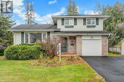 34 BEVERLY STREET Ottawa, ON K2S 0S2