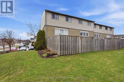 44 - 159 Deveron Crescent, London South (South T), ON - Outdoor