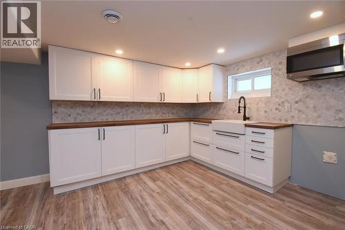 302 East 27Th Street, Hamilton, ON - Indoor Photo Showing Kitchen