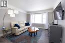 302 East 27Th Street, Hamilton, ON  - Indoor Photo Showing Living Room 