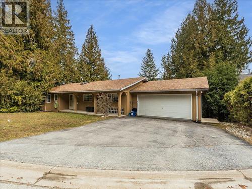 2421 12th Avenue  Castlegar, BC V1N 4A9