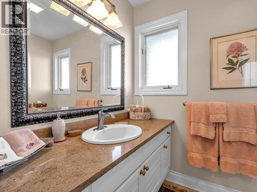 1776 Keloka Drive, West Kelowna, BC - Indoor Photo Showing Bathroom