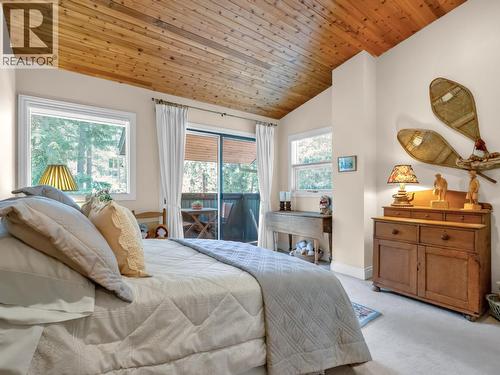 1776 Keloka Drive, West Kelowna, BC - Indoor Photo Showing Bedroom