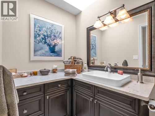 1776 Keloka Drive, West Kelowna, BC - Indoor Photo Showing Bathroom