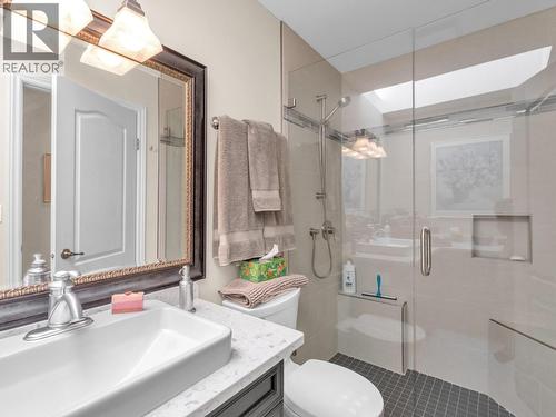 1776 Keloka Drive, West Kelowna, BC - Indoor Photo Showing Bathroom