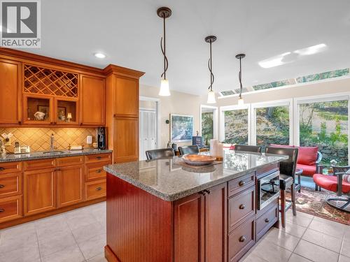 1776 Keloka Drive, West Kelowna, BC - Indoor Photo Showing Kitchen