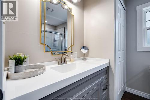 496 County Rd 34, Ruthven, ON - Indoor Photo Showing Bathroom