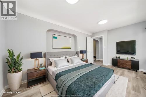 358 Partington, Windsor, ON - Indoor Photo Showing Bedroom