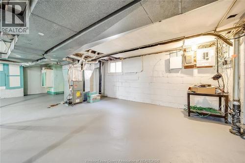358 Partington, Windsor, ON - Indoor Photo Showing Garage