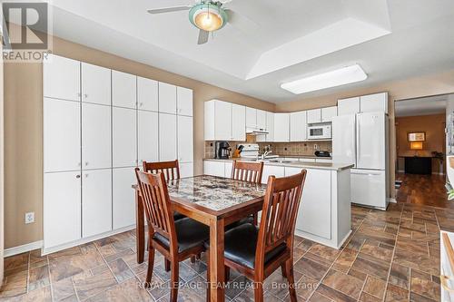 Eat-in towards Kitchen - 90 Moresby Drive, Ottawa, ON - Indoor