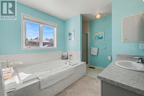 Primary Bed En Suite - 90 Moresby Drive, Ottawa, ON - Indoor Photo Showing Bathroom