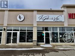 444 HOLLAND STREET W Bradford West Gwillimbury, ON L3Z 0G1