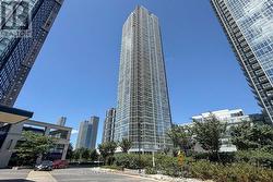 2505 - 2916 JANE STREET Vaughan, ON L4K 0K6