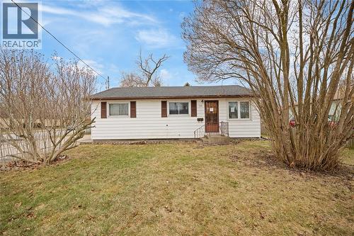 723 BENGARVIE STREET  Point Edward, ON N7V 1B3