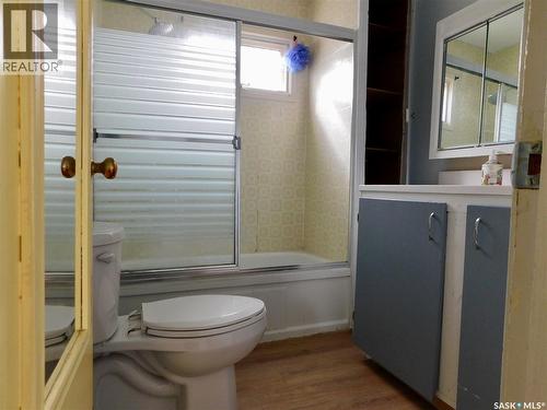 214 2Nd Street E, Lafleche, SK - Indoor Photo Showing Bathroom