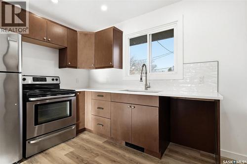 259 Broad Street N, Regina, SK - Indoor Photo Showing Kitchen With Stainless Steel Kitchen