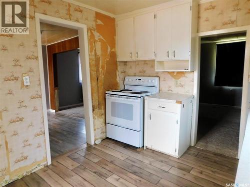 220 2Nd Street E, Lafleche, SK - Indoor Photo Showing Kitchen