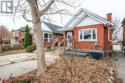 30 RONALD AVENUE Toronto, ON M6E 4M6