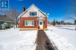 277 DICKSON STREET Pembroke, ON K8A 2X4