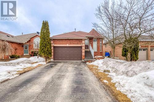 25 CROMPTON DRIVE  Barrie, ON L4M 6N1
