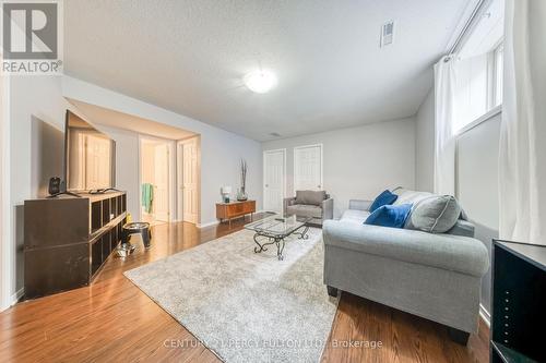 25 Crompton Drive, Barrie, ON - Indoor Photo Showing Living Room