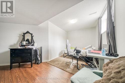 25 Crompton Drive, Barrie, ON - Indoor