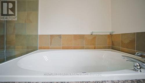 4635 Beaufort Terrace, Mississauga, ON - Indoor Photo Showing Bathroom