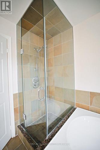 4635 Beaufort Terrace, Mississauga, ON - Indoor Photo Showing Bathroom