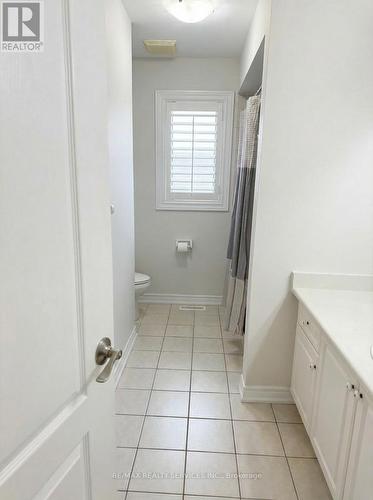 4pce bath - 2432 Marisa Court, Mississauga, ON - Indoor Photo Showing Bathroom