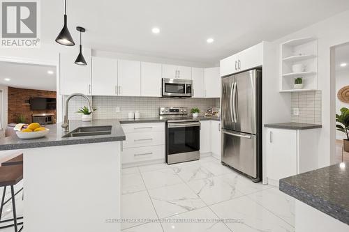 757 Westmount Road W, Kitchener, ON - Indoor Photo Showing Kitchen With Double Sink With Upgraded Kitchen
