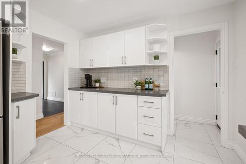 757 Westmount Road W, Kitchener, ON - Indoor Photo Showing Kitchen