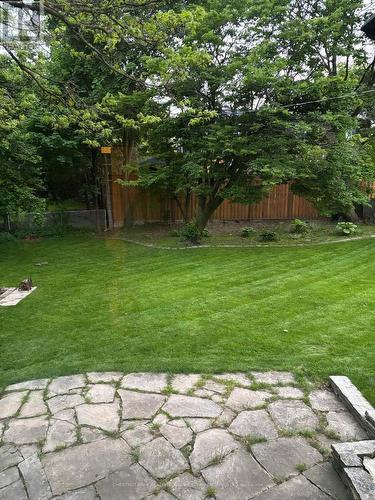 757 Westmount Road W, Kitchener, ON - Outdoor With Backyard