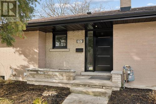 757 Westmount Road W, Kitchener, ON - Outdoor With Exterior