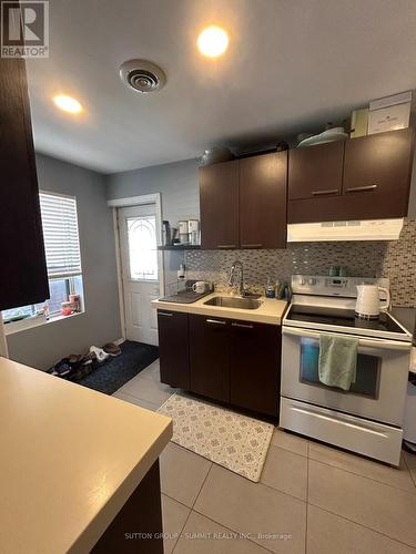 8 St Matthews Avenue, Hamilton, ON - Indoor Photo Showing Kitchen With Upgraded Kitchen