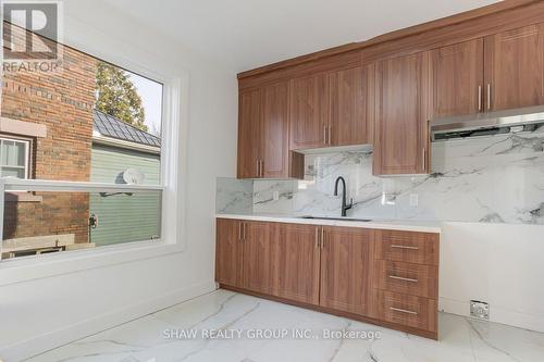 80 Lancaster Street W, Kitchener, ON - Indoor Photo Showing Kitchen
