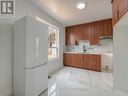 80 Lancaster Street W, Kitchener, ON - Indoor