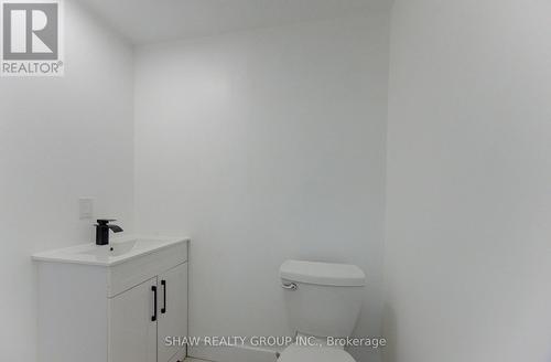 80 Lancaster Street W, Kitchener, ON - Indoor Photo Showing Bathroom