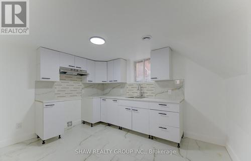 80 Lancaster Street W, Kitchener, ON - Indoor Photo Showing Kitchen