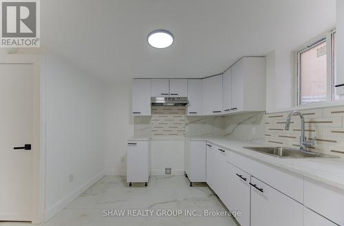 80 Lancaster Street W, Kitchener, ON - Indoor Photo Showing Kitchen