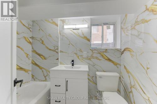 80 Lancaster Street W, Kitchener, ON - Indoor Photo Showing Bathroom