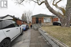50 FRASERTON CRESCENT Toronto, ON M1J 1S8