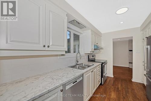 1825 Yale Avenue, Ottawa, ON - Indoor Photo Showing Kitchen With Double Sink With Upgraded Kitchen