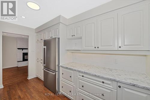 1825 Yale Avenue, Ottawa, ON - Indoor Photo Showing Kitchen