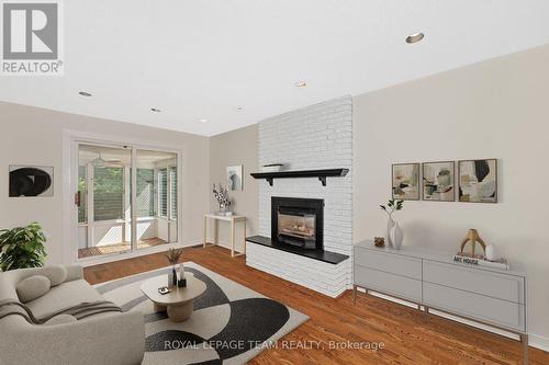 1825 Yale Avenue, Ottawa, ON - Indoor Photo Showing Living Room With Fireplace