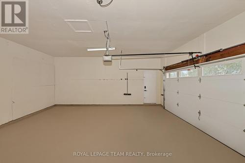 1825 Yale Avenue, Ottawa, ON - Indoor Photo Showing Garage