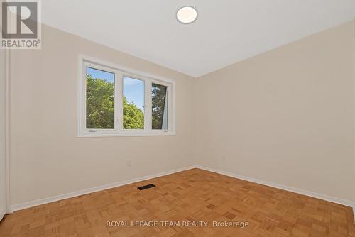 1825 Yale Avenue, Ottawa, ON - Indoor Photo Showing Other Room
