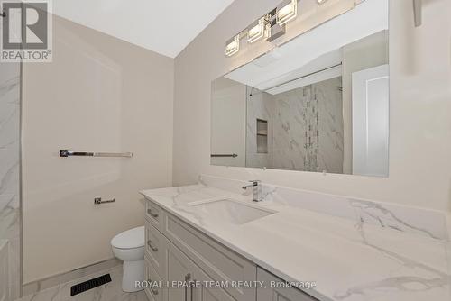 1825 Yale Avenue, Ottawa, ON - Indoor Photo Showing Bathroom
