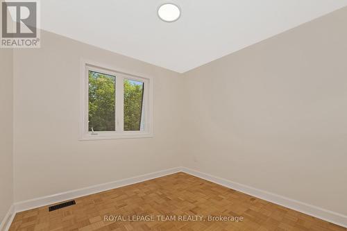 1825 Yale Avenue, Ottawa, ON - Indoor Photo Showing Other Room